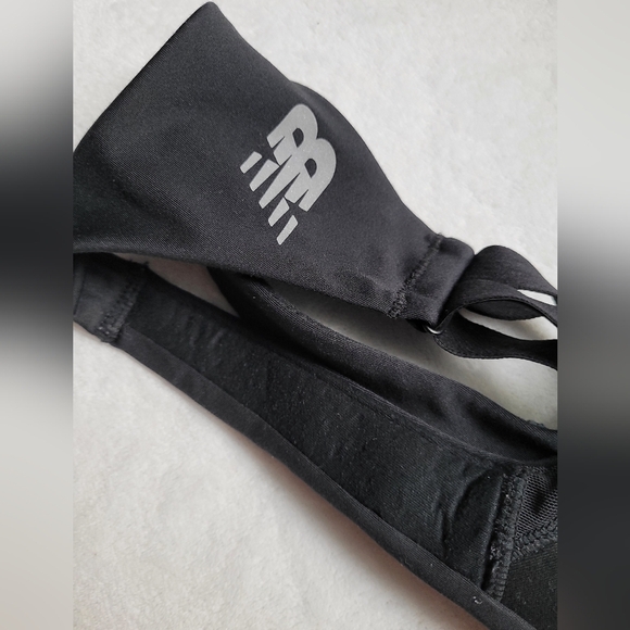 New Balance Women's Black Sports Bra - Picture 10 of 10